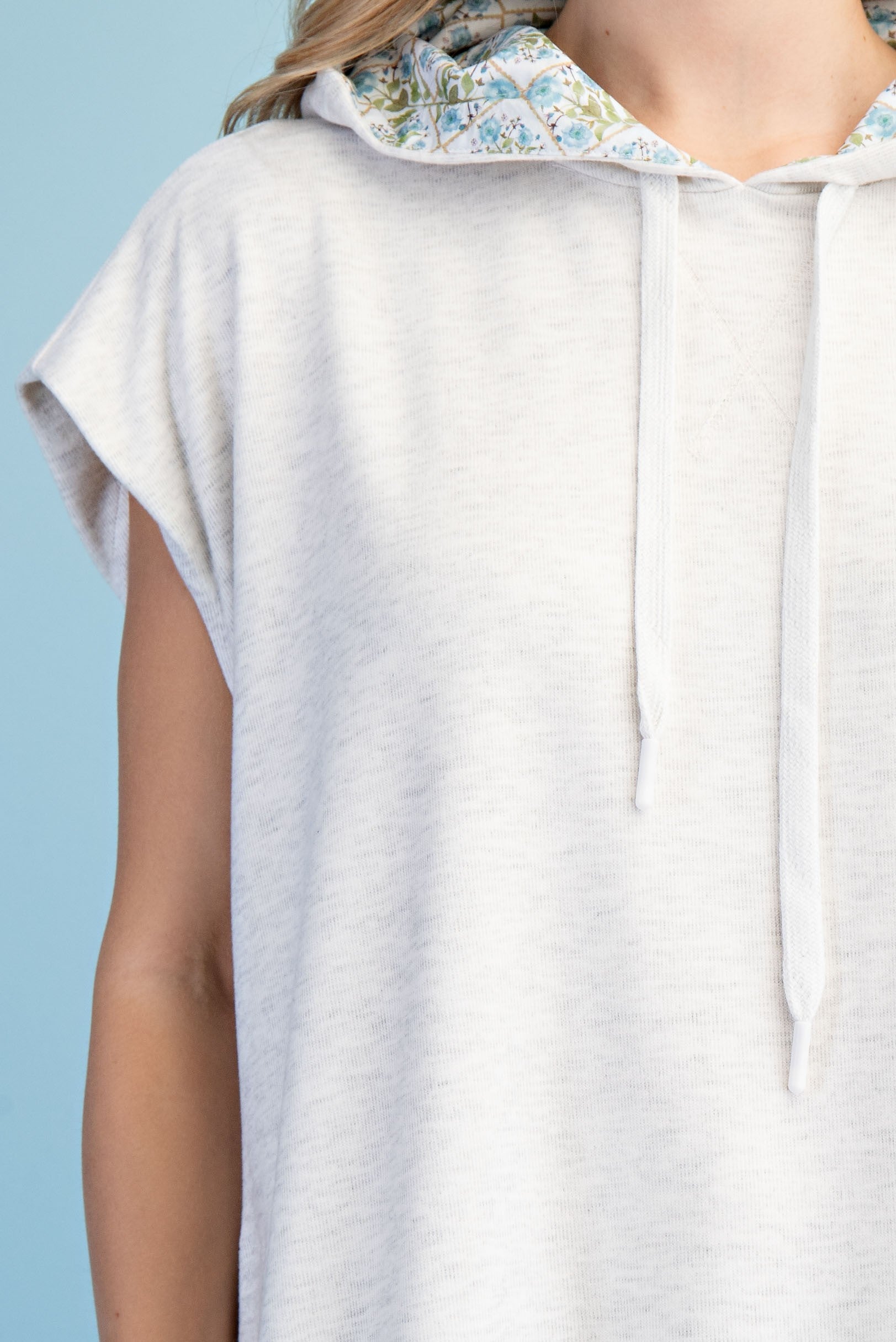 GiGiO Knit Sleeveless Hoodie