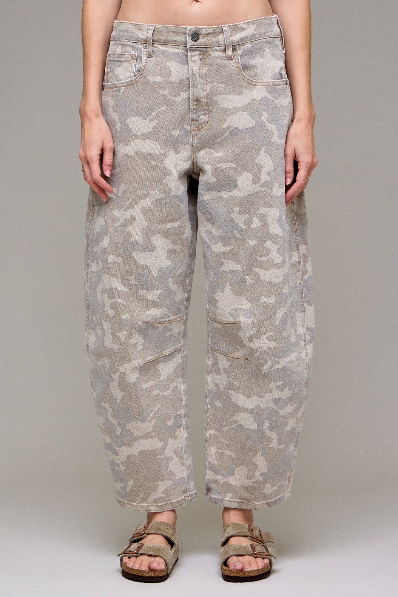 Hidden Jeans Women's Tan Camo Cropped Barrel Jean