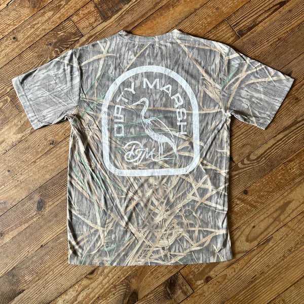 Dirty Marsh Outfitters Men's Backshore Logo Tee - Washed Out Mossy Oak Shadow Grass
