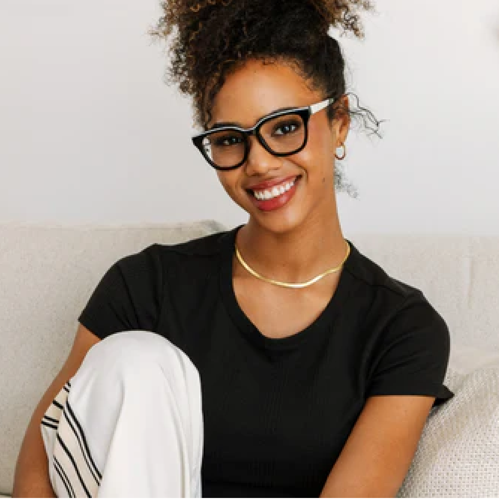 Peepers Le Fun Club Blue Light Reading Glasses – Black & White