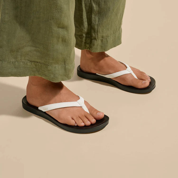Olukai Women's 'Uiki - Bright White/Lava Rock
