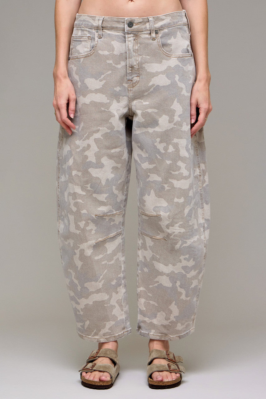 Hidden Jeans Women's Tan Camo Cropped Barrel Jean
