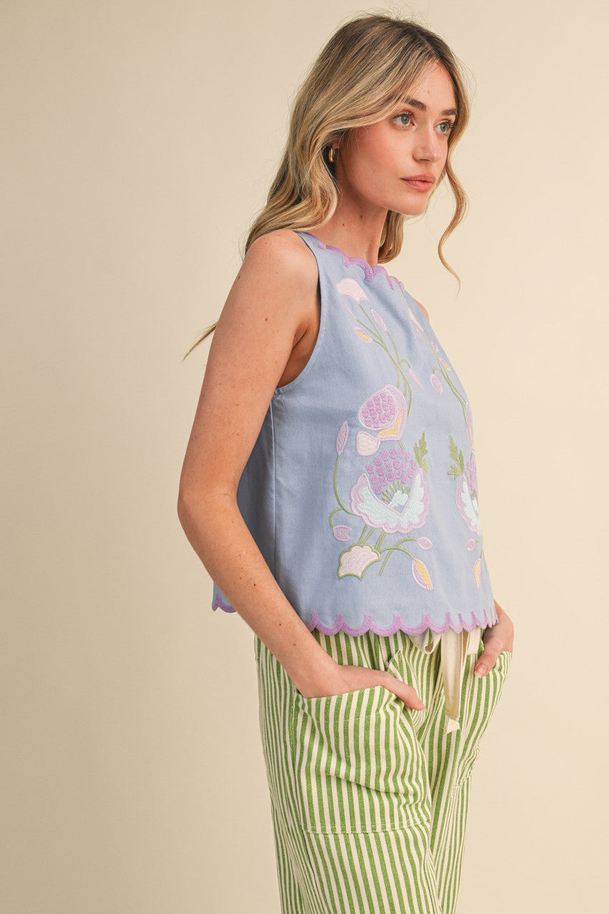 &merci Women's Floral Embroidery Scalloped Tank - Dusty Blue