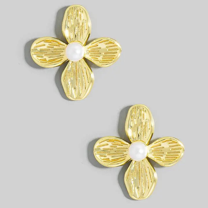 The Looks by Fame Pearl Stud 4 Petal Flower Stud Earrings