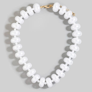 The Looks by Fame Bulky Acrylic Bead Link Necklace - White