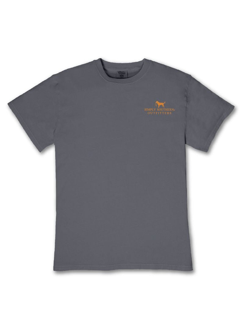 Simply Southern Men's Down in the Marsh Tee - Graphite