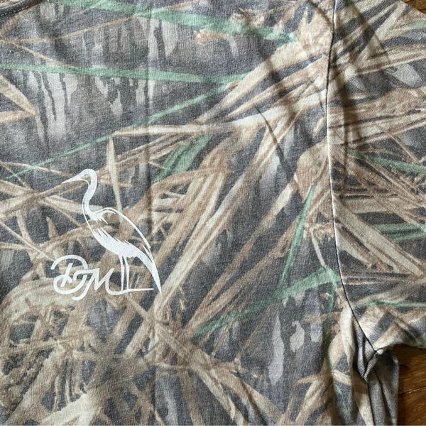 Dirty Marsh Outfitters Men's Backshore Logo Tee - Washed Out Mossy Oak Shadow Grass