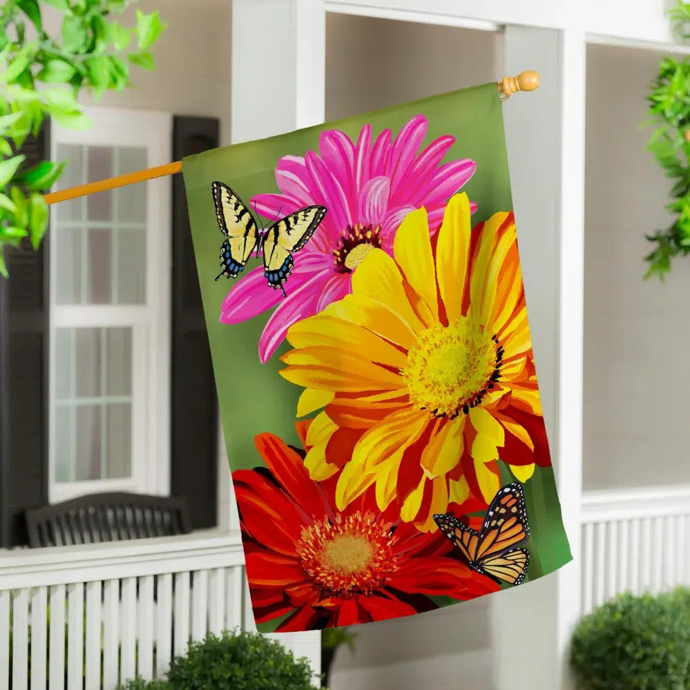 Evergreen Giant Gerbera Suede House Flag