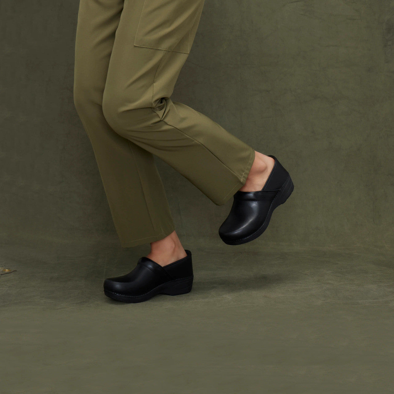 Dansko XP 2.0 Waterproof Black Clogs