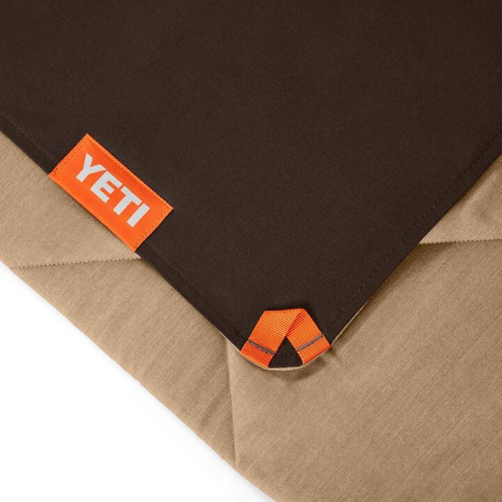 Yeti Lowlands Waterproof Hydrobarrier Layer Blanket - Wetlands Camo